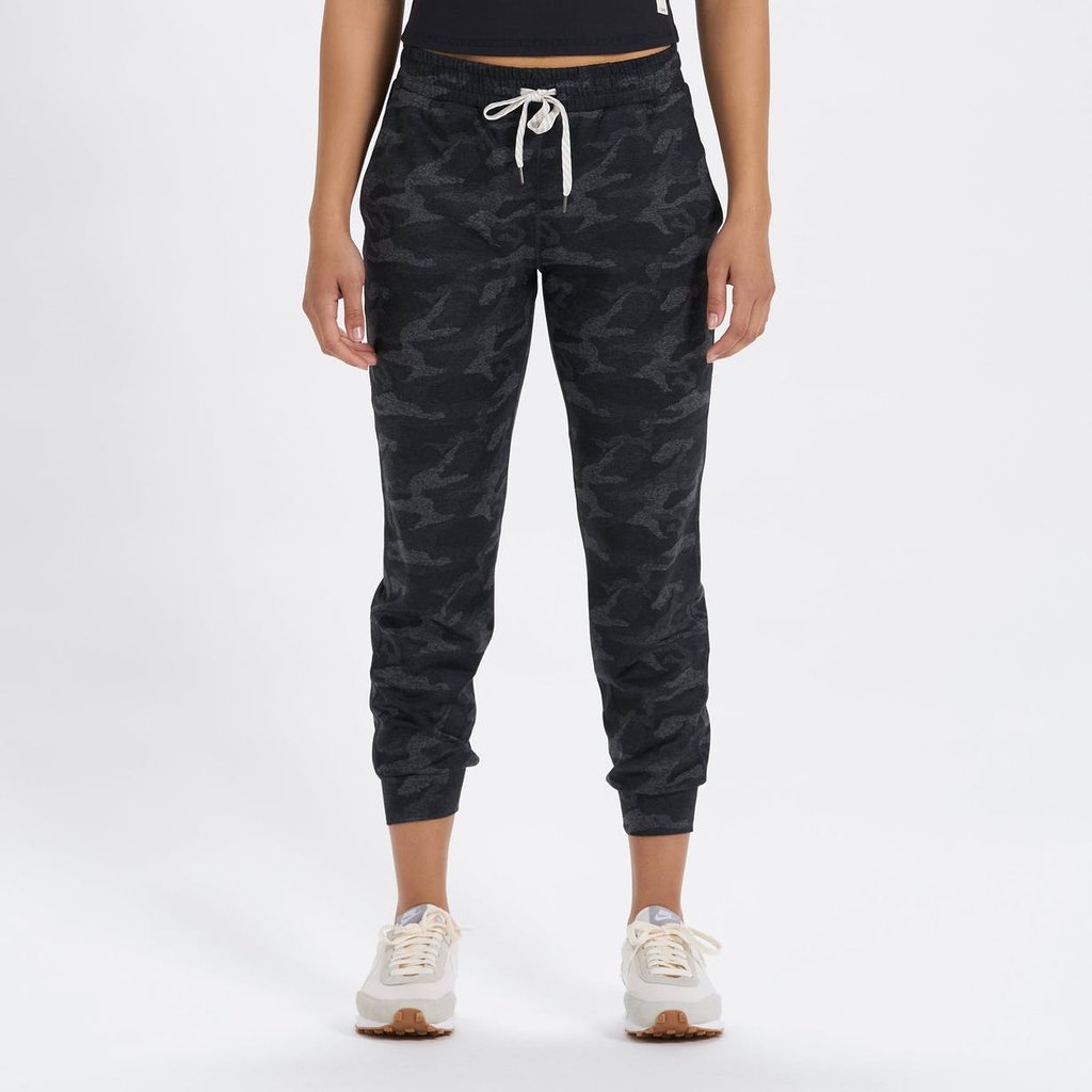 vuori jogger review: are intentionally a little “short” – but i have short legs