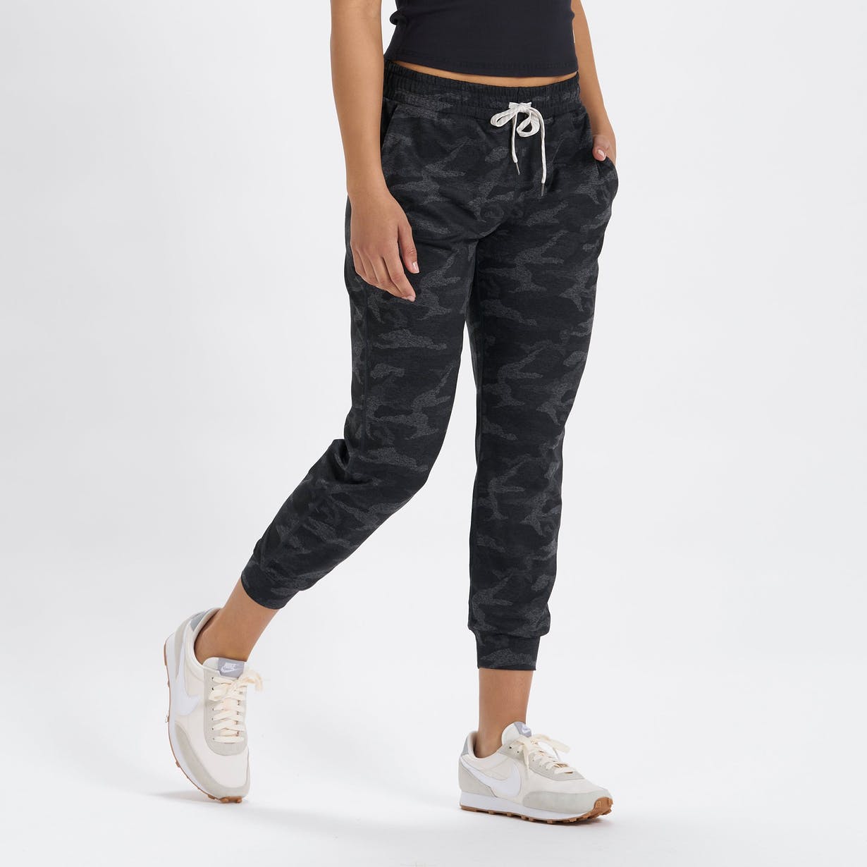 Vuori Joggers Review