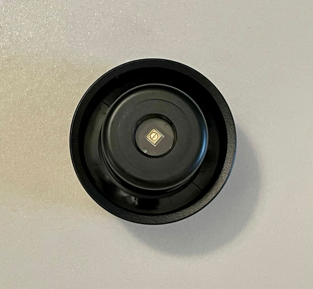 ll dot in the middle is the uv c led light that does all your dirty work for you