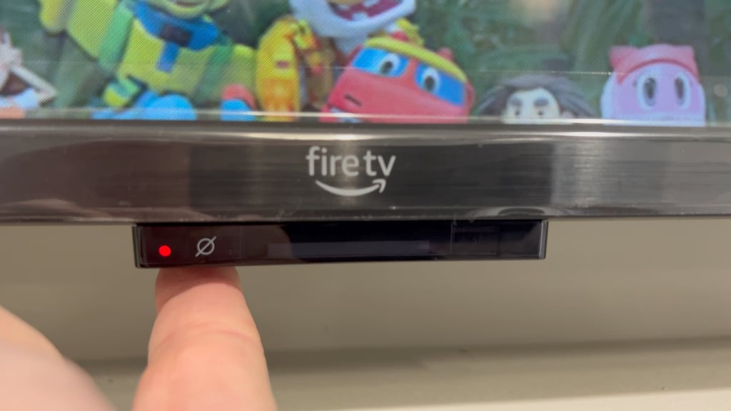 easy to tell if the tv is listening to you or not