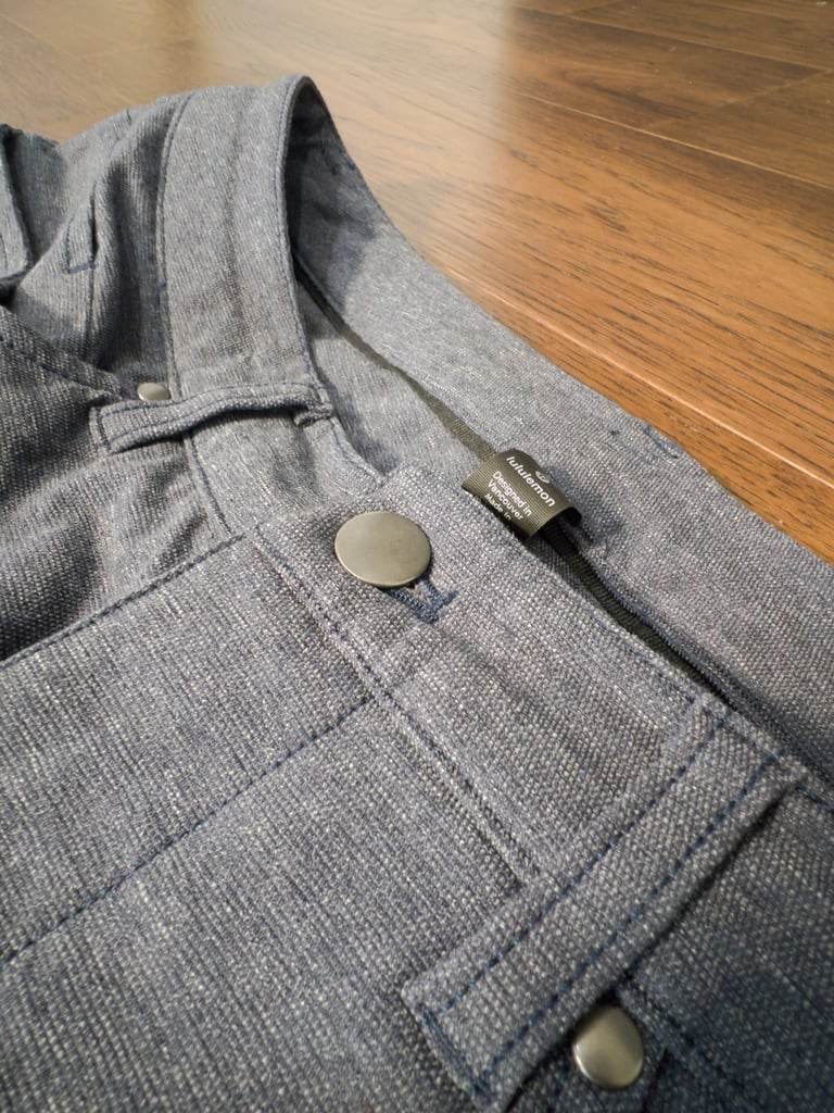 lululemon tech canvas close up