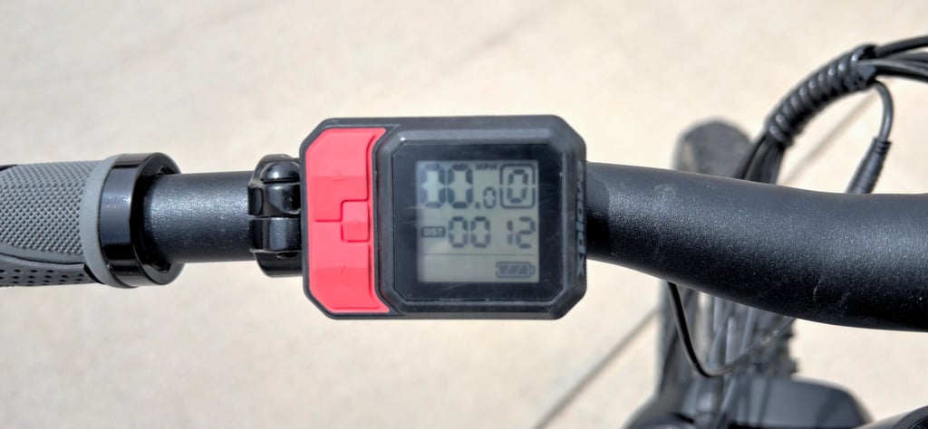 a fairly simple trip computer, but also, no throttle