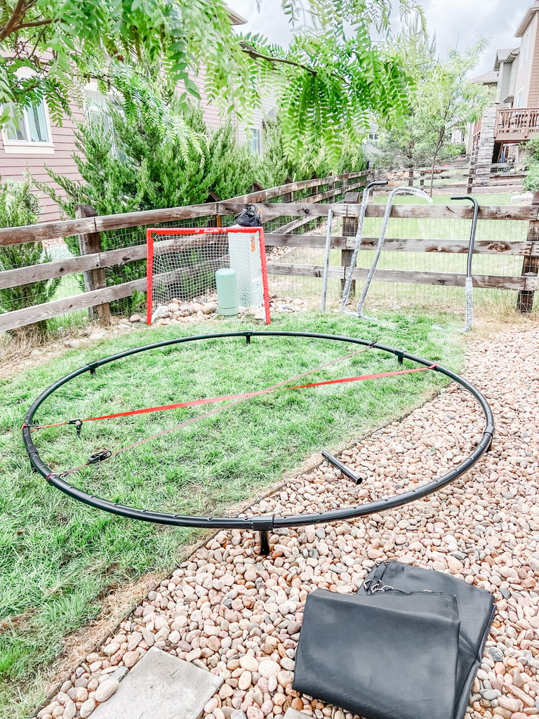 a trampoline in a backyard