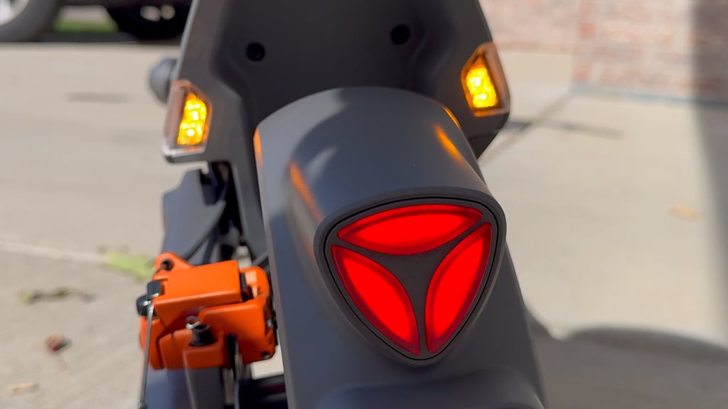 elite prime scooter review rear lights