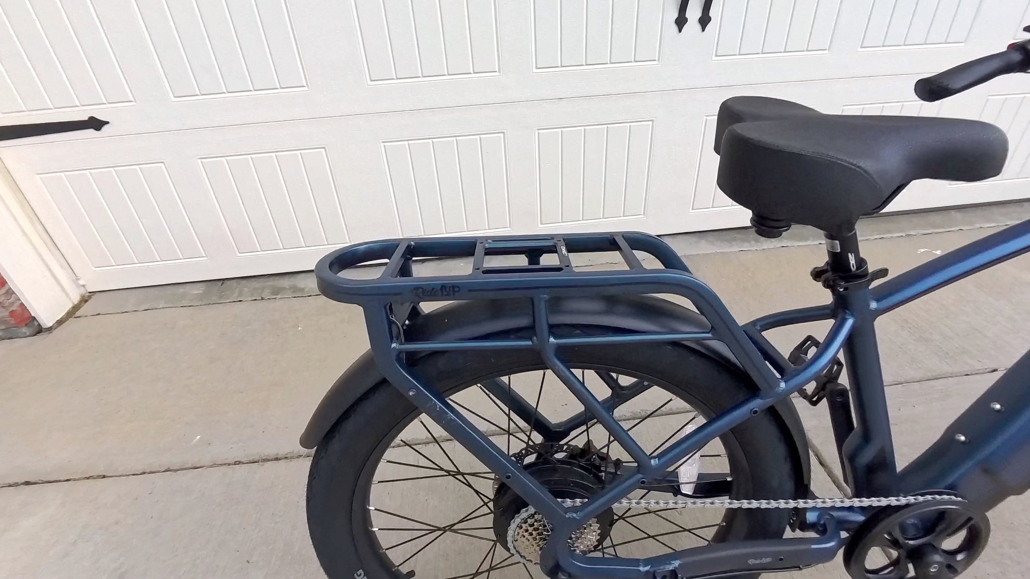 Cafe Cruiser Review rear rack 2