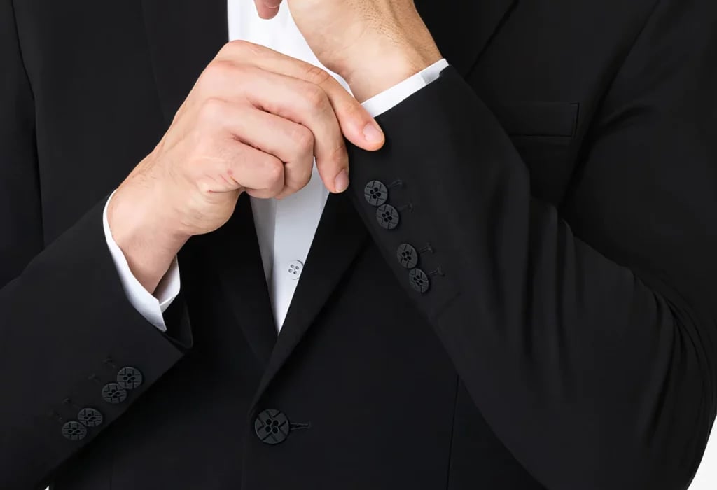 xsuit 4 buttons 1024x700 1