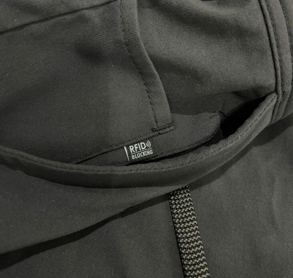 686 Everywhere Pant Review: How does a pant with 10 pockets look this good? 12