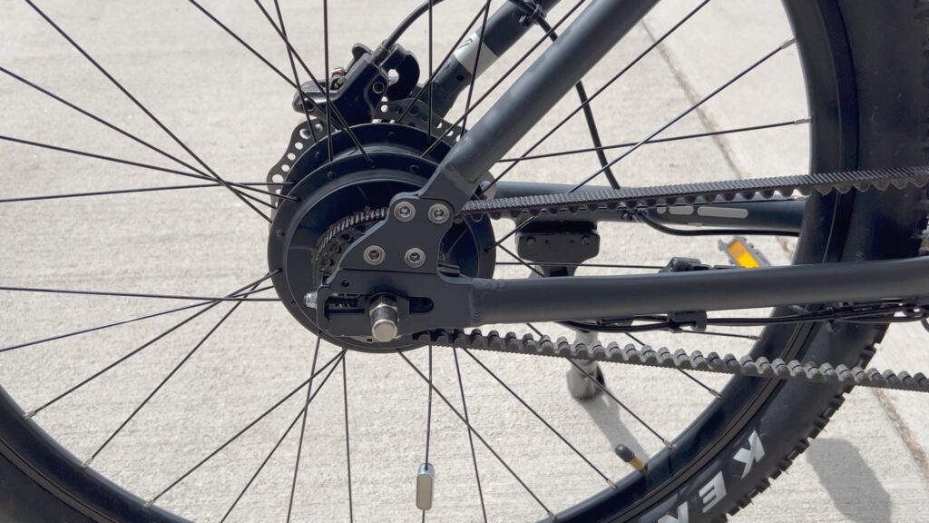 Vvolt Sirius Review: A Simple, Elegant eBike for Bicycle Purists 7 Vvolt Sirius Review: A Simple, Elegant eBike for Bicycle Purists 6