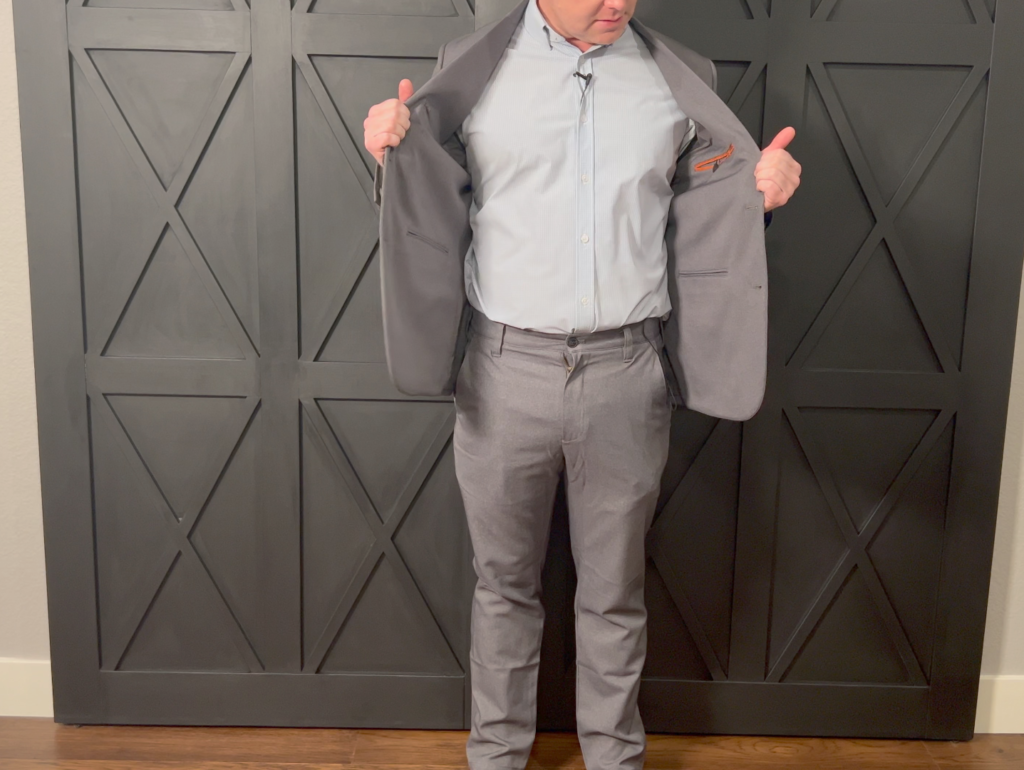 The Best Men's Travel Suits - We Review Bluffworks vs. Ministry of Supply vs xSuit and more! 3